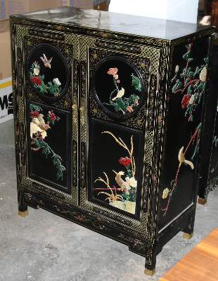 Bild Nr.2: 136-2381 Kleiner Lackschrank China: (Asiatika)
