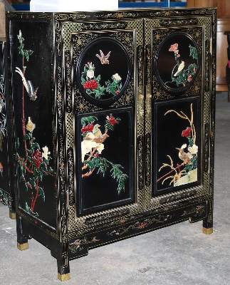 Bild Nr.3: 136-2381 Kleiner Lackschrank China: (Asiatika)