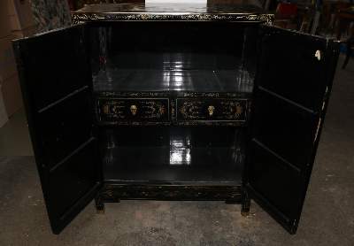 Bild Nr.5: 136-2381 Kleiner Lackschrank China: (Asiatika)