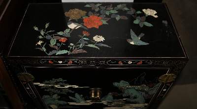 Bild Nr.21: 136-2382 Kleiner Lackschrank China: (Asiatika)