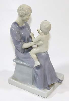 Bild Nr.1: 136-2475 Heubach Porzellanfigur: (Porzellan u. Keramik)