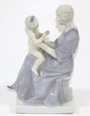 Bild Nr.3: 136-2475 Heubach Porzellanfigur: (Porzellan u. Keramik)