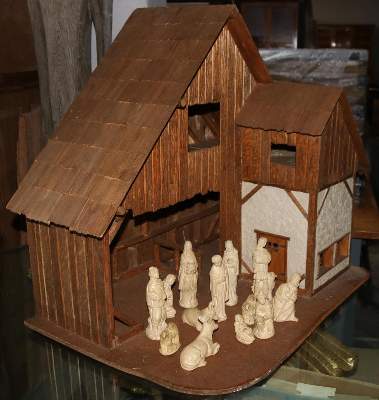 Bild Nr.3: 136-2596 Große Weihnachtskrippe.: (Spielzeug)