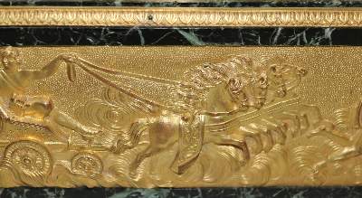 Bild Nr.24: 136-2611 Empire Wagen-Pendule: (Uhren)