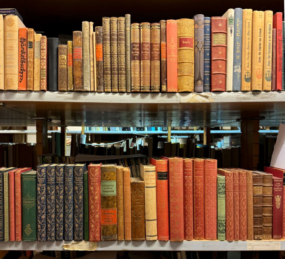 Große Abbildung Nr.1: 137-1053 Konvolut: (Literatur und illustrierte Bücher bis 19.Jahrhundert)