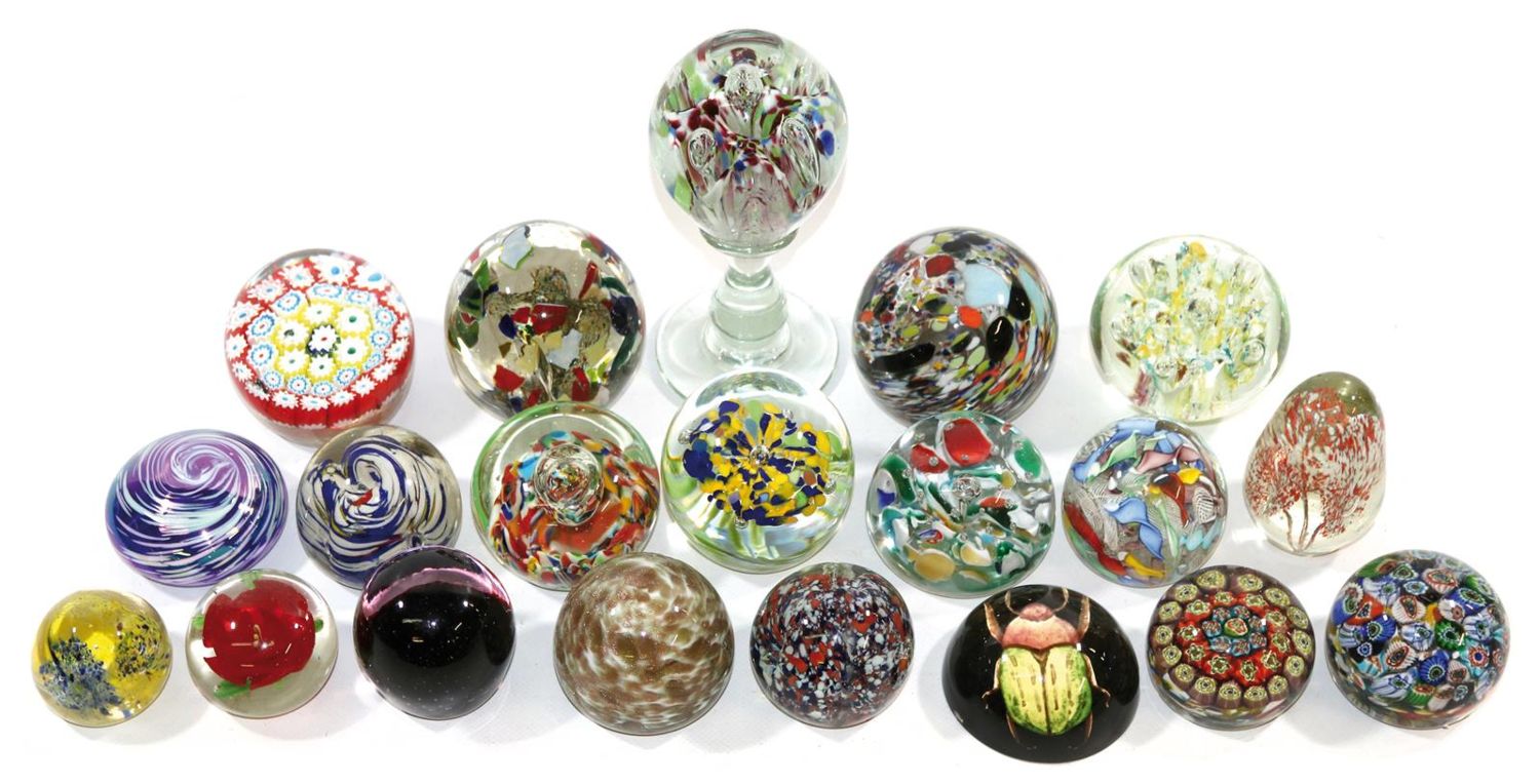 Große Abbildung Nr.1: 137-2192 Paperweights.: (Varia, Glas)