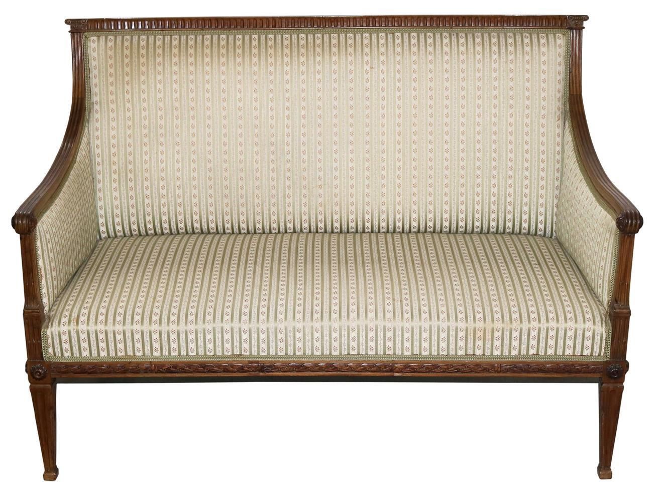 Große Abbildung Nr.1: 137-2320 Sofa im Louis Seize.: (Möbel)