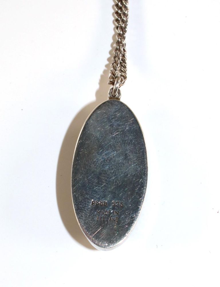 Große Abbildung Nr.2: 137-2408 Island, Bernsteinanhänger,: (Schmuck)