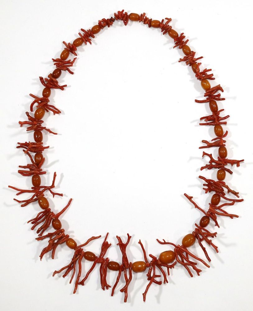 Große Abbildung Nr.1: 137-2410 Korallen- u. Bernsteinschmuck.: (Schmuck)
