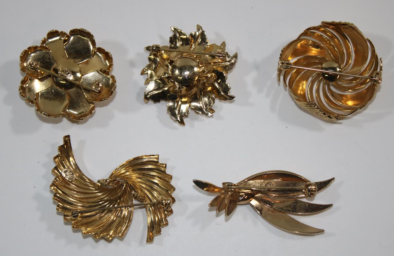 Große Abbildung Nr.2: 137-2425 Henkel & Grosse, Chr. Dior,: (Schmuck, Pforzheim)