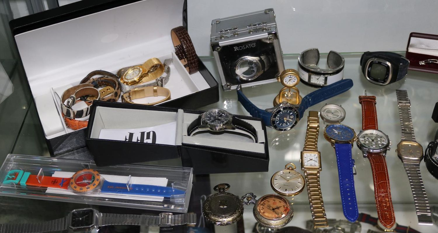 Große Abbildung Nr.210: 137-2517 Armbanduhrensammlung.: (Uhren, Armbanduhren)
