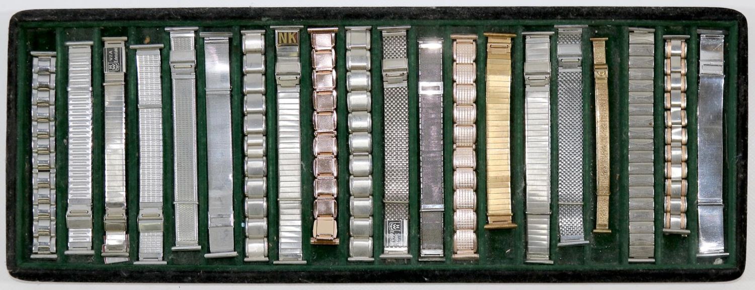 Große Abbildung Nr.4: 137-2519 Pforzheim Uhrensammlung: (Uhren, Armbanduhren)