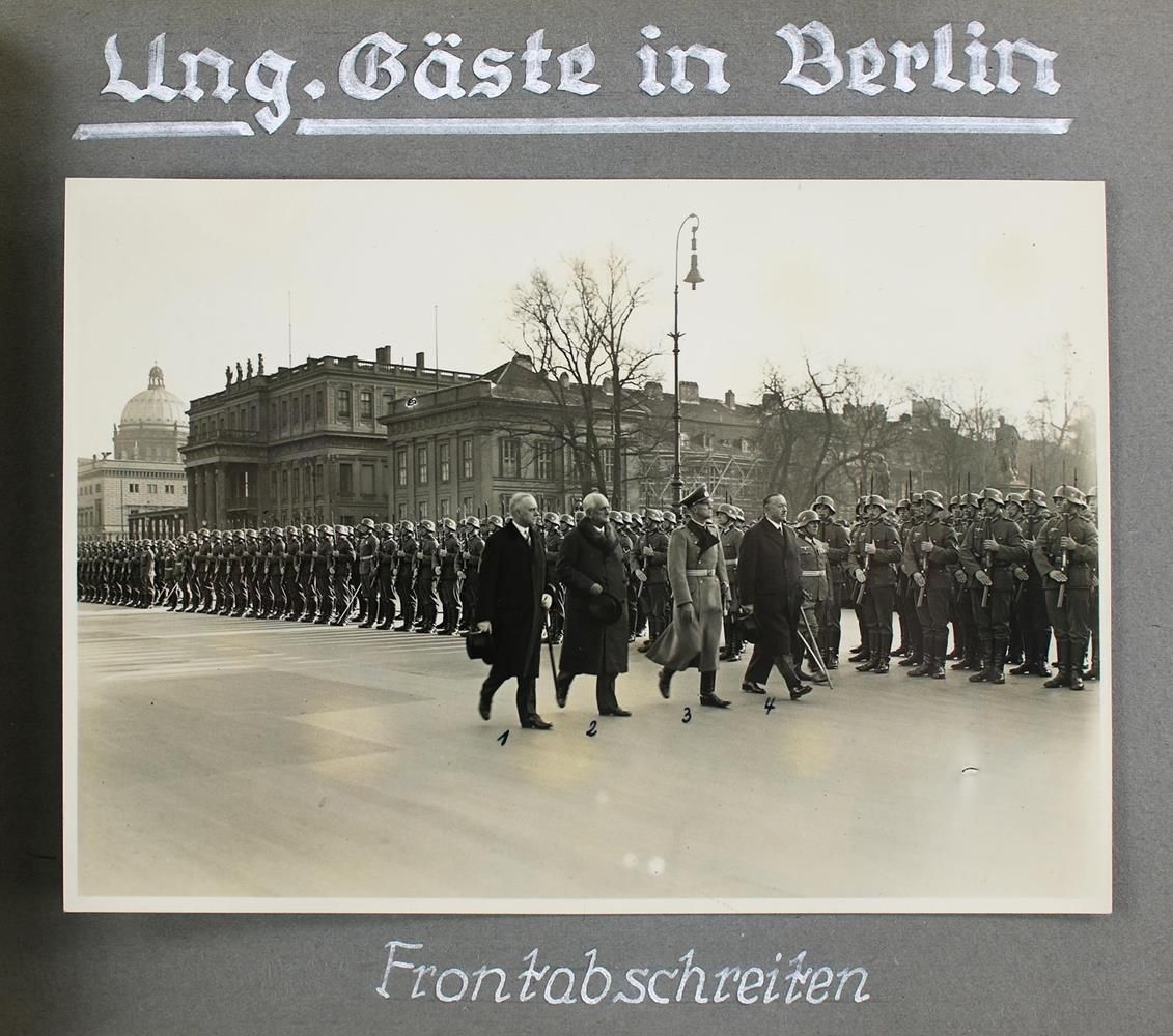 Große Abbildung Nr.1: 137-492 Wachregiment Berlin.: (Militaria)