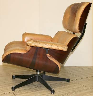 Bild Nr.3: 137-2305 Charles u. Ray Eames Lounge Chair: (Möbel, Design)