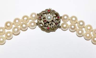 Bild Nr.2: 137-2414 Perlencollier mit schwerem: (Schmuck)