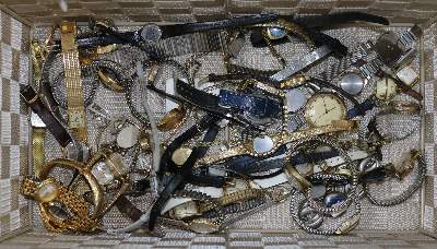 Bild Nr.2: 137-2516 Armbanduhren.: (Uhren, Armbanduhren)