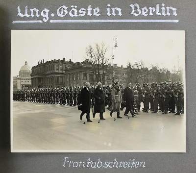 Bild Nr.1: 137-492 Wachregiment Berlin.: (Militaria)