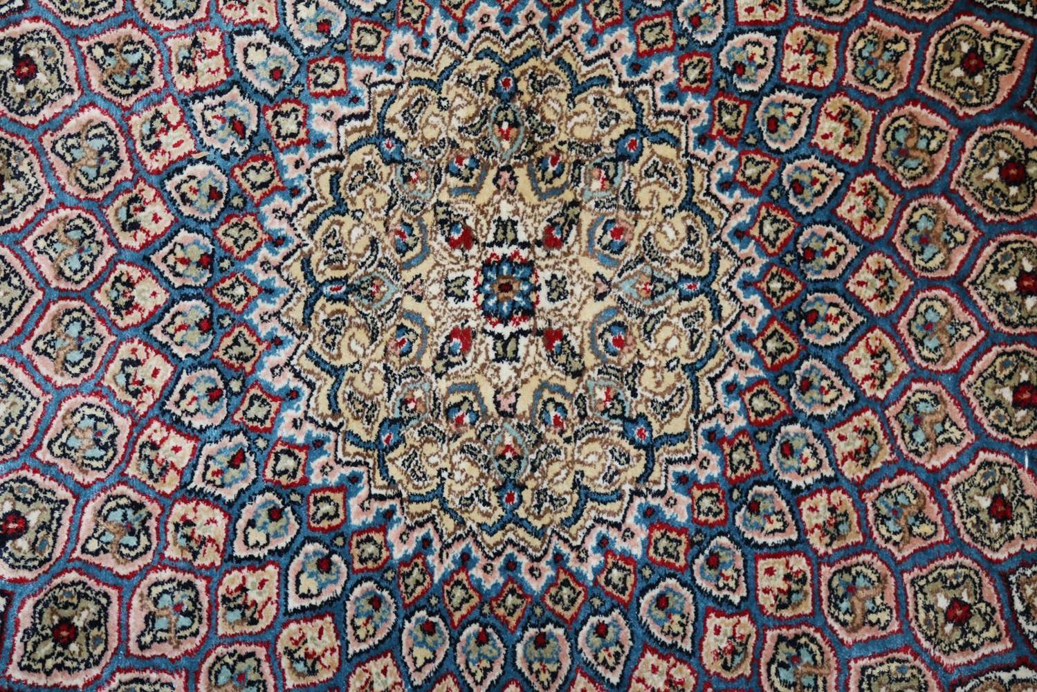 Große Abbildung Nr.25: 138-2850 Kashmir Seidenteppich.: (Varia, Teppiche)