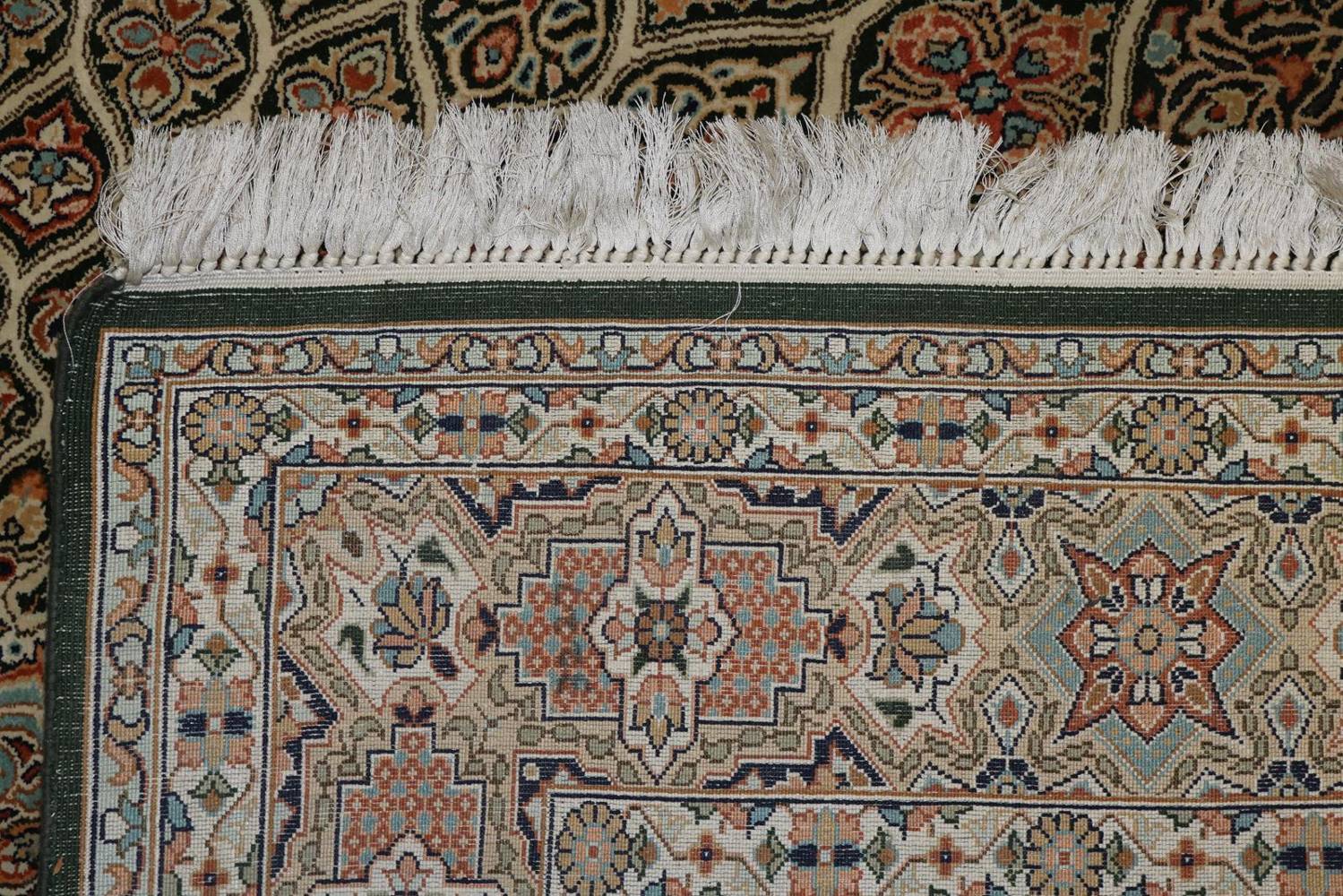 Große Abbildung Nr.26: 138-2851 Kashmir Seidenteppich.: (Varia, Teppiche)