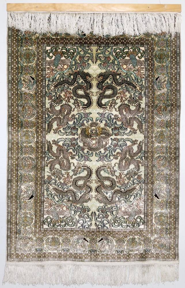 Große Abbildung Nr.1: 138-2852 Seidenbrücke, Drachenteppich: (Varia, Teppiche)