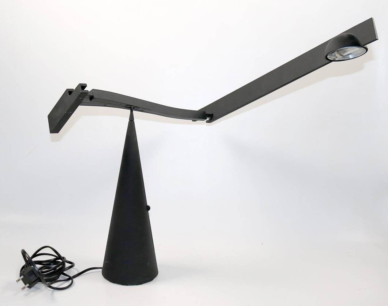 Große Abbildung Nr.2: 138-2973 Italiano Luce Tischlampe.: (Möbel, Design)