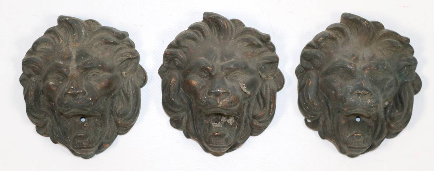 Große Abbildung Nr.1: 138-3151 Löwenköpfe.: (Skulpturen - Plastiken)