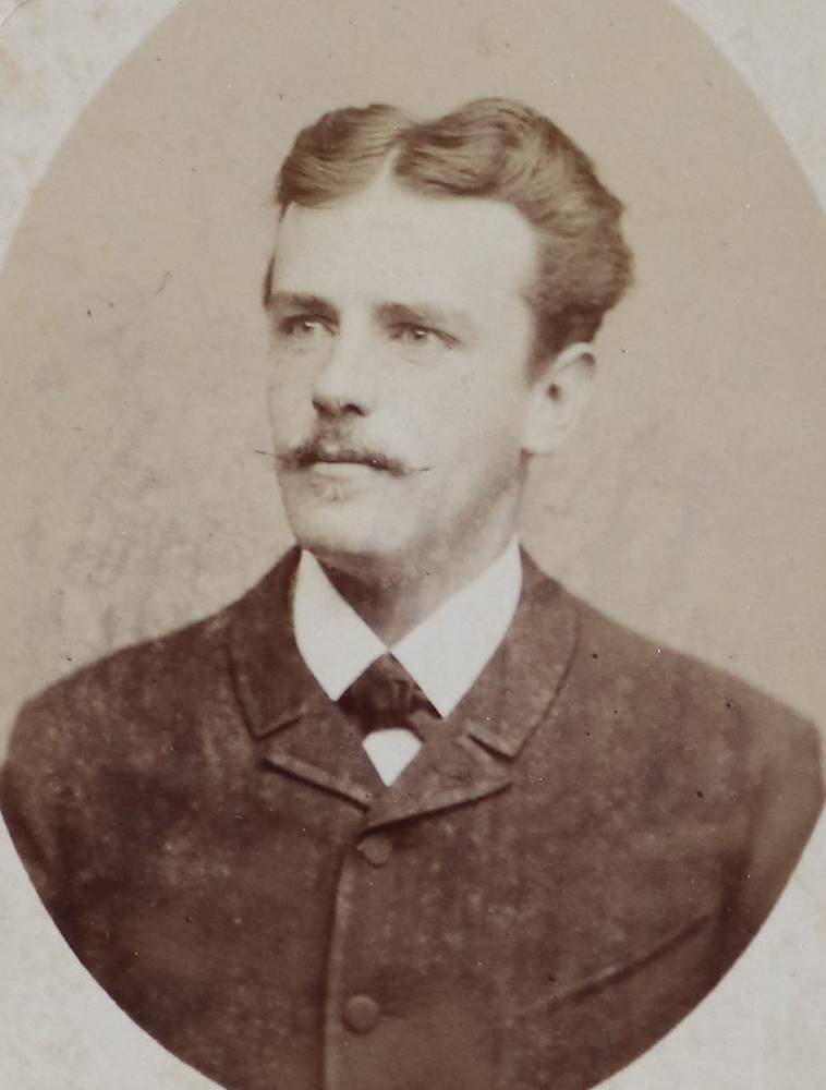 Große Abbildung Nr.1: 138-3251 Album: (Carte-de-visite)