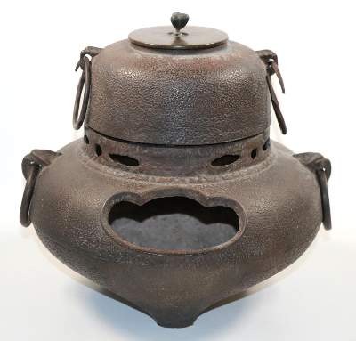 Bild Nr.1: 138-2915 Kama u. Chagama: (Asiatika, Ritualgegenstände)