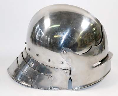 Bild Nr.2: 138-2956 Geschlossener Helm: (Militaria)
