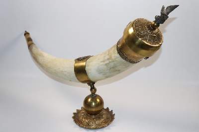 Bild Nr.2: 138-2958 Militärisches Trinkhorn.: (Militaria)