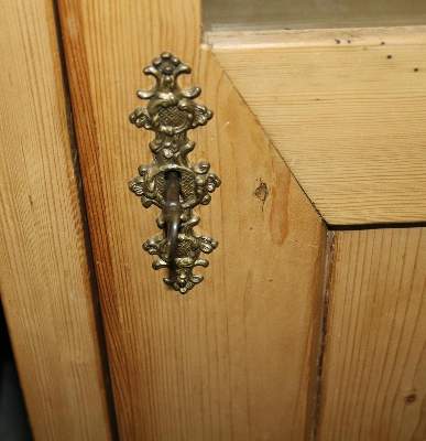 Bild Nr.3: 138-2995 Vitrinenschrank,: (Möbel, Schränke)