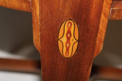 Bild Nr.21: 138-3001 Art-Deco Tisch mit vier Stühlen.: (Möbel, Tische)