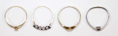 Bild Nr.2: 138-3120 Vier Damenringe,: (Schmuck, Ringe)