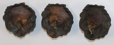 Bild Nr.2: 138-3151 Löwenköpfe.: (Skulpturen - Plastiken)