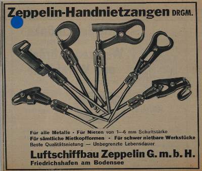 Bild Nr.4: 138-677 Zeppelin über ca. 1070: (Postkarten, Zeppelin)