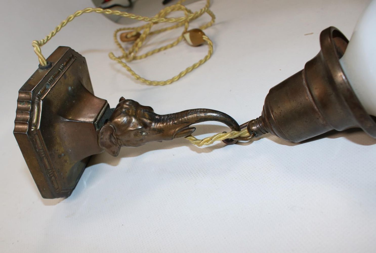 Große Abbildung Nr.3: 139-2347 Art Déco Elefantenlampe.: (Varia)