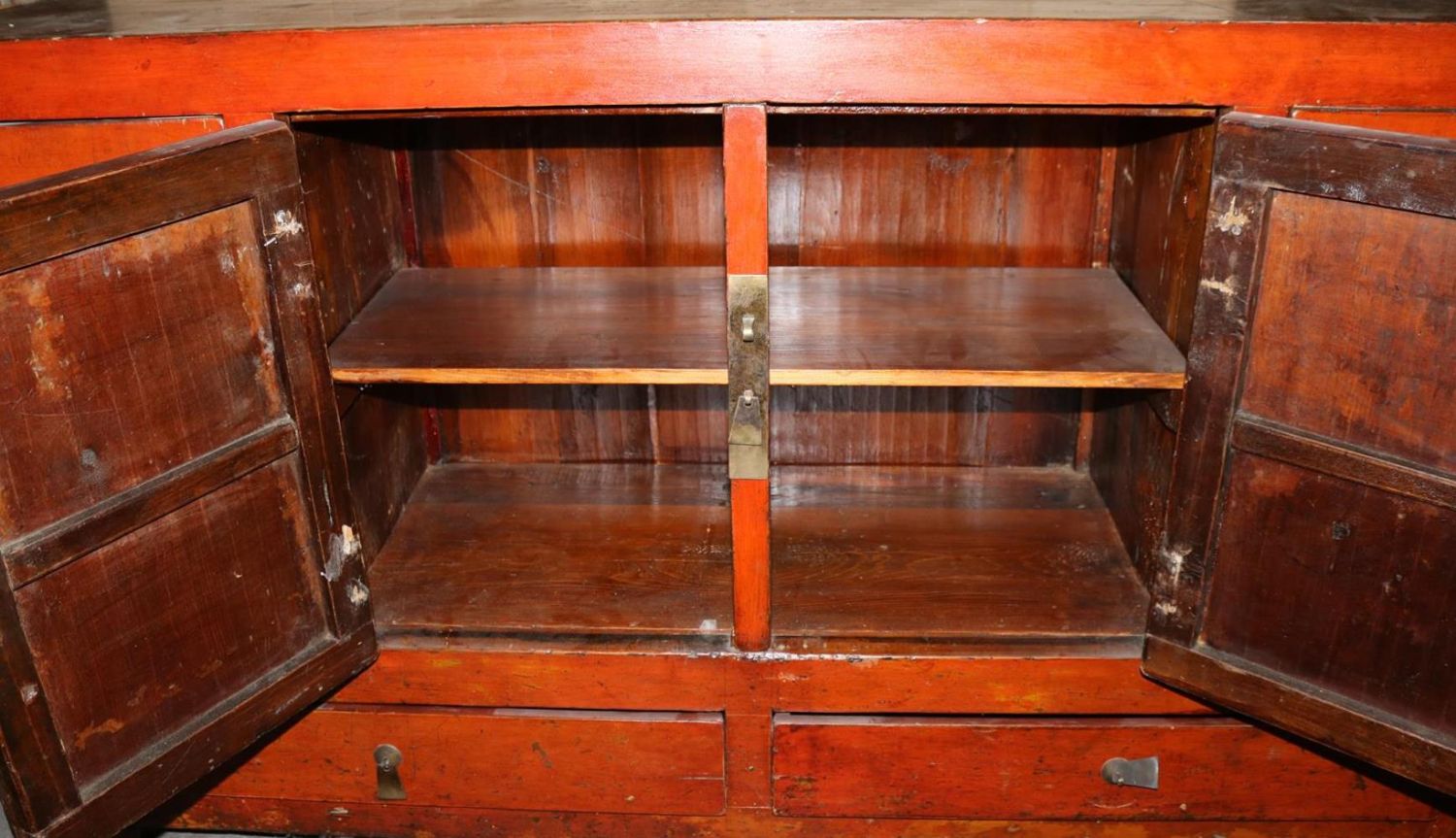 Große Abbildung Nr.3: 139-2496 Sideboard, China: (Asiatika)