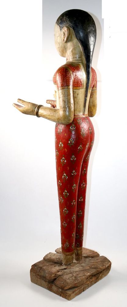 Große Abbildung Nr.3: 139-2500 Stehende Figur einer Frau.: (Asiatika)