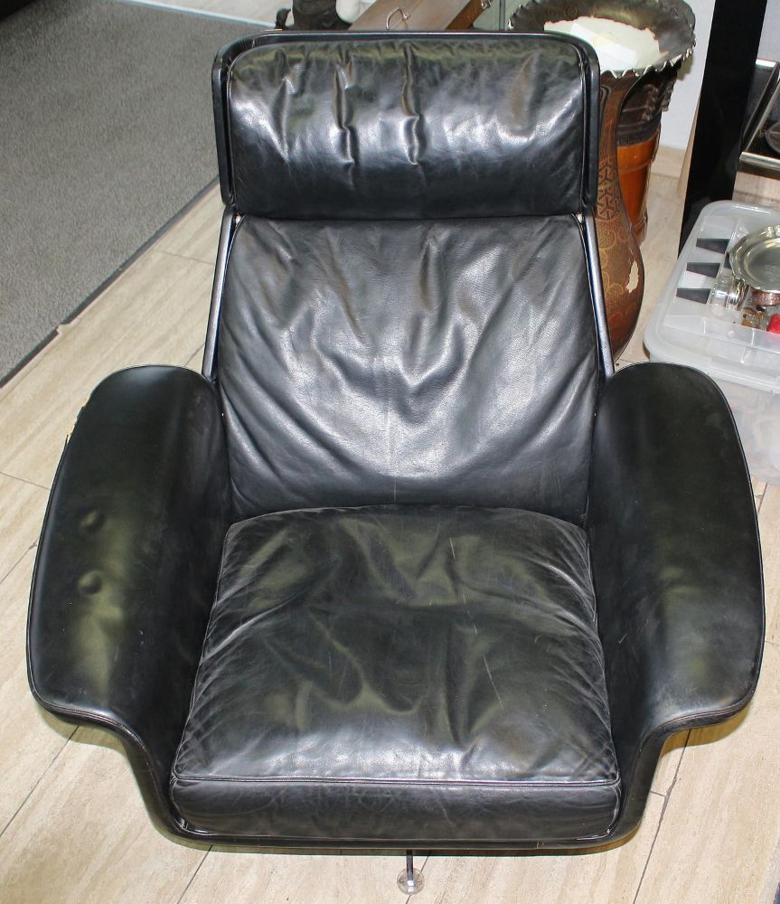 Große Abbildung Nr.3: 139-2551 Paar Loungechairs: (Möbel, Design)