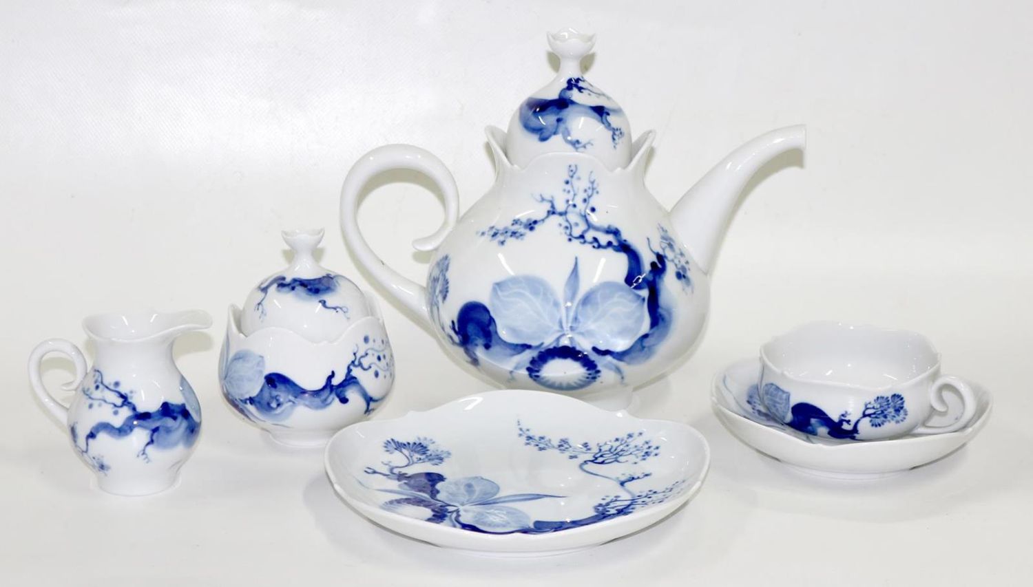 Große Abbildung Nr.1: 139-2644 Meissen Blaue Orchidee auf Ast.: (Porzellan u. Keramik, Meissen)