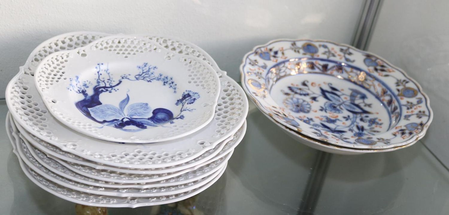 Große Abbildung Nr.3: 139-2644 Meissen Blaue Orchidee auf Ast.: (Porzellan u. Keramik, Meissen)
