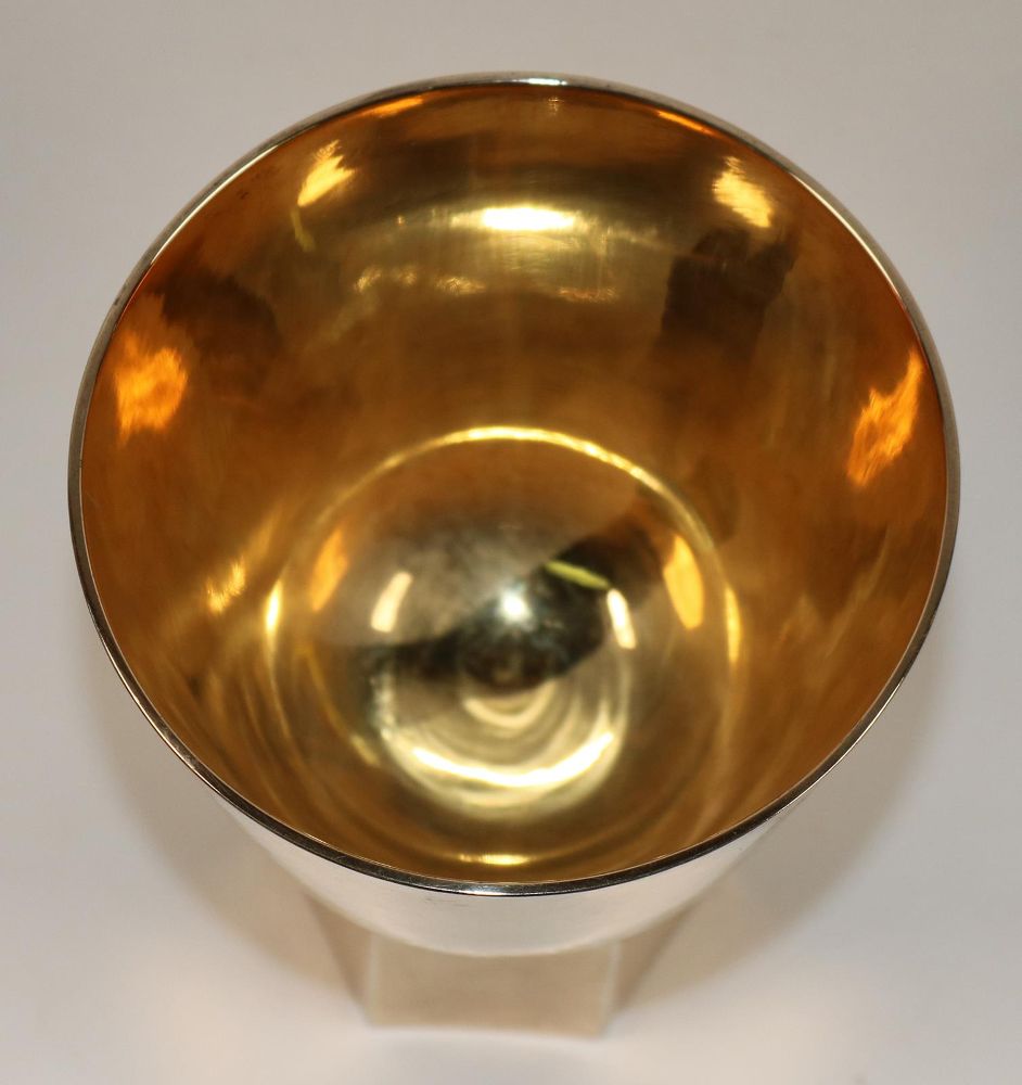 Große Abbildung Nr.3: 139-2671 Art Déco Abendmalsbecher.: (Silber)