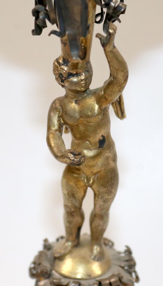 Große Abbildung Nr.21: 139-2672 Bedeutender Ananaspokal.: (Silber)