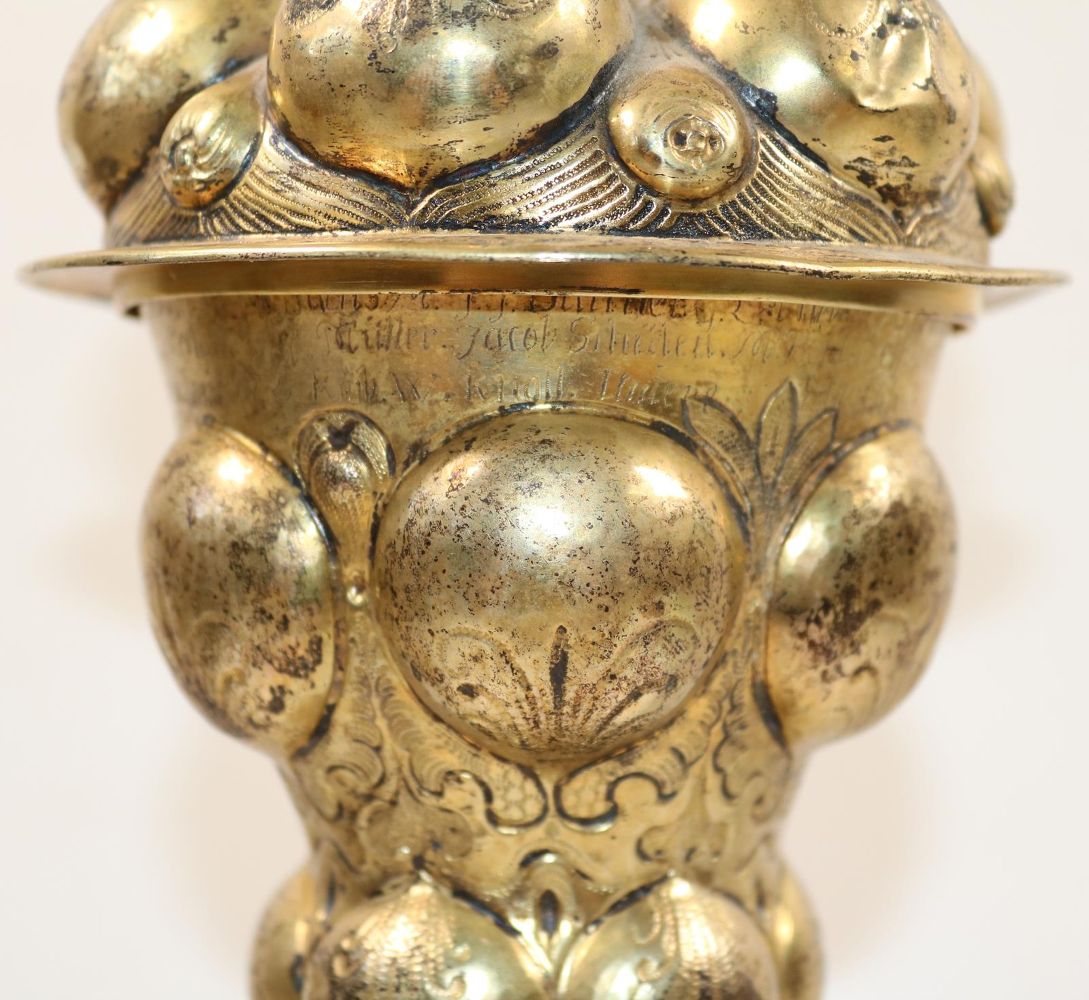 Große Abbildung Nr.23: 139-2672 Bedeutender Ananaspokal.: (Silber)