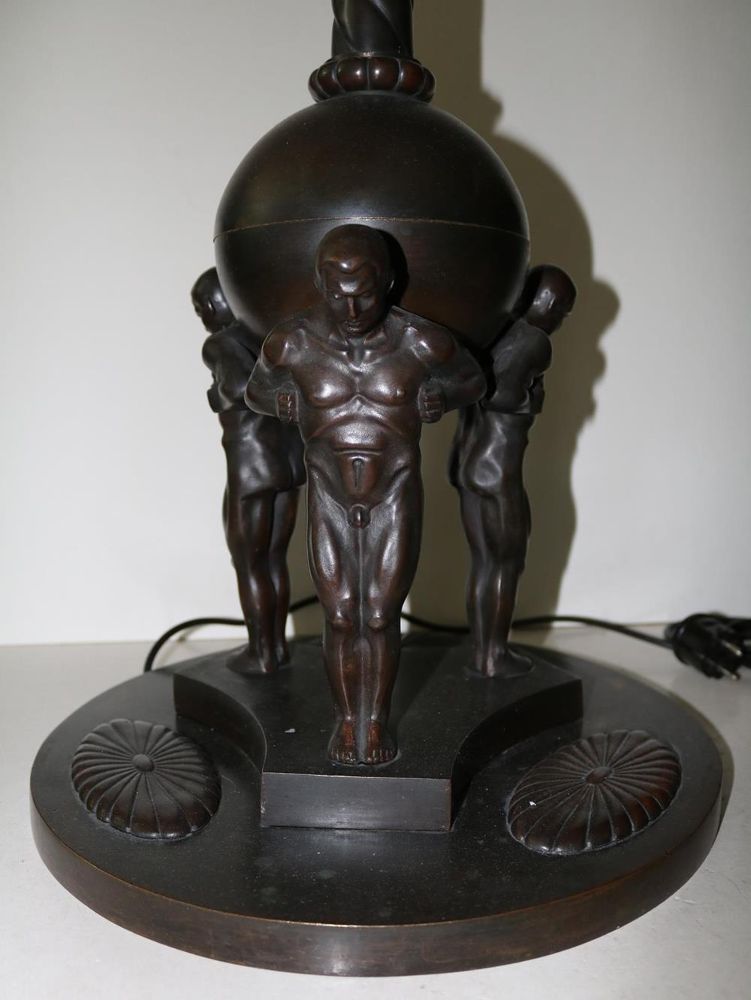 Große Abbildung Nr.3: 139-2693 Art Déco Bronze Stehlampe.: (Skulpturen - Plastiken)