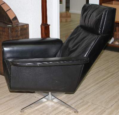 Bild Nr.2: 139-2551 Paar Loungechairs: (Möbel, Design)