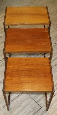 Bild Nr.2: 139-2552 Satztische Skandinavien: (Möbel, Design)
