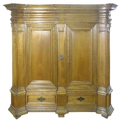 Bild Nr.1: 139-2569 Barocker Dielenschrank,: (Möbel, Schränke)