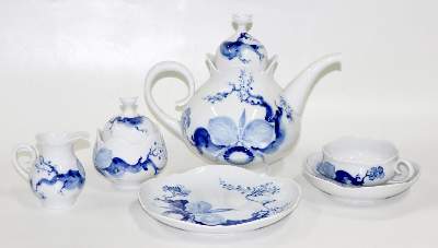 Bild Nr.1: 139-2644 Meissen Blaue Orchidee auf Ast.: (Porzellan u. Keramik, Meissen)