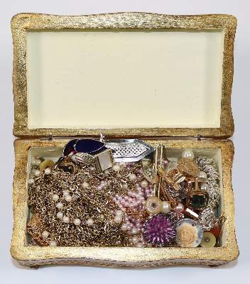Bild Nr.4: 139-2667 Schmucksammlung: (Schmuck, Ringe)